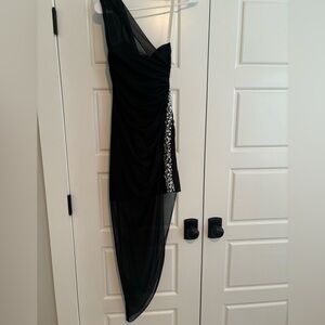 Teezeve Sweet Heart black dress with sequin side and mess overlay - Sz 5
